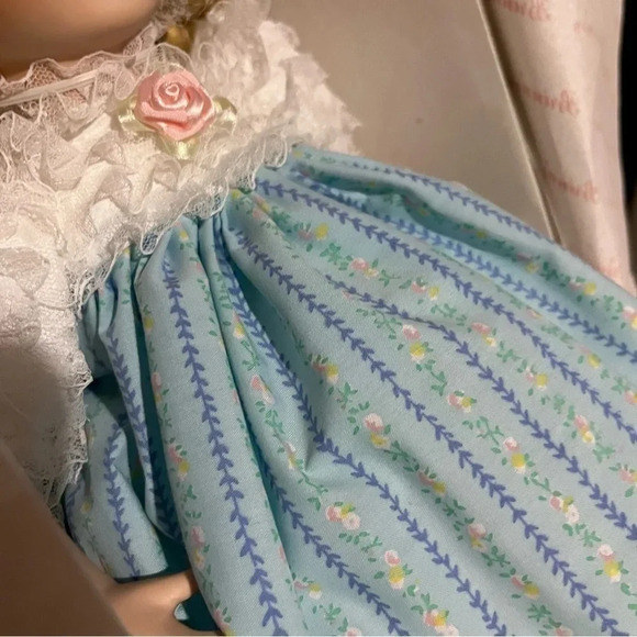 BRINN'S COLLECTIBLE PORCELAIN DOLL: Katie New Condition 1991 NM1551 - Picture 4 of 11